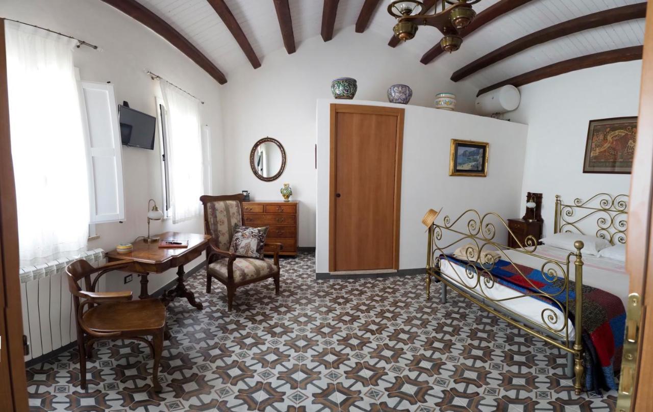 B&B Manca1Fiorino Buseto Palizzolo Δωμάτιο φωτογραφία